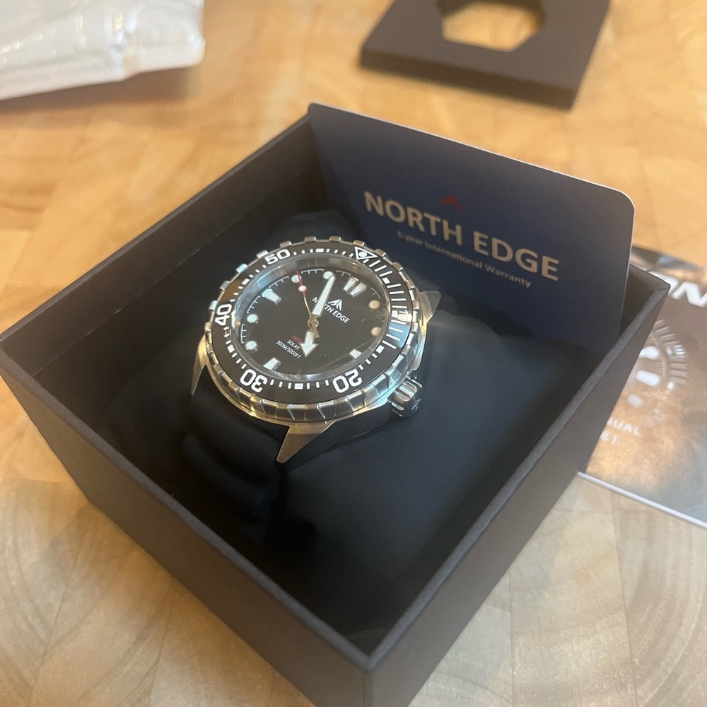New ( Sale Sale. ) MAKE OFFER North Edge Diving Black Solar Watch. Will accept - Picture 5 of 6